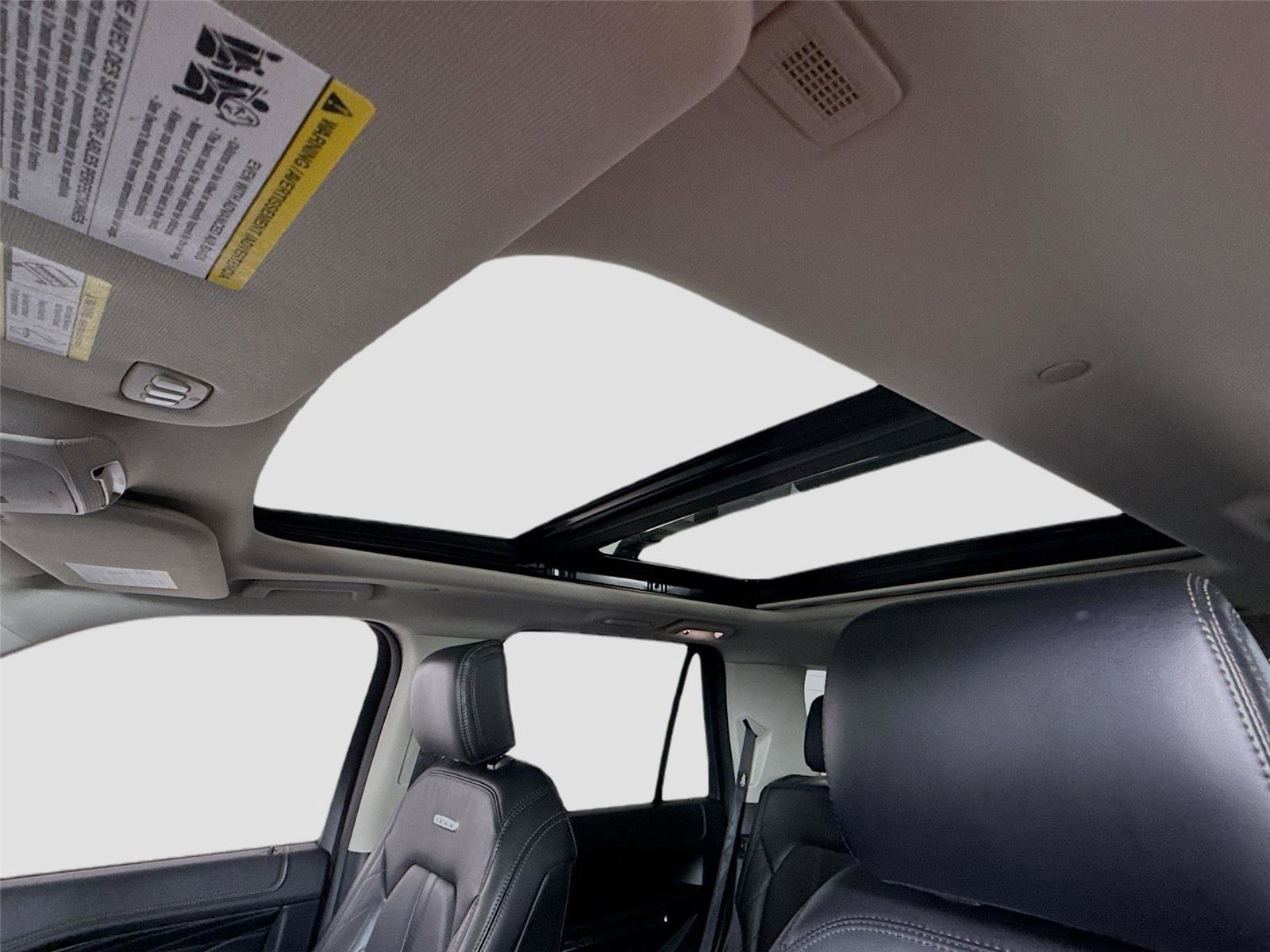 Used 2019 Ford Expedition Platinum image 17