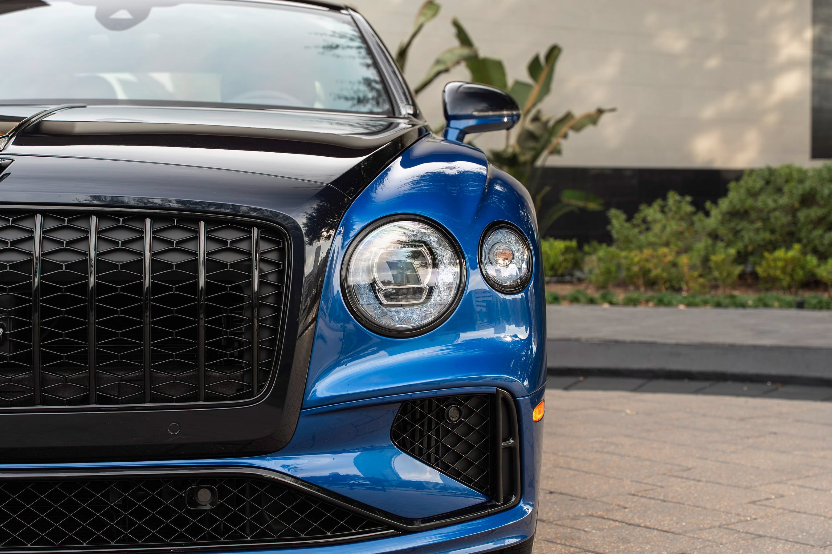 Certified 2026 Bentley Flying Spur Plug-In Hybrid AWD/4WD image 7