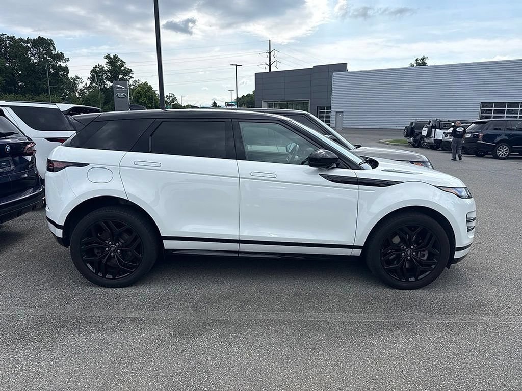 Used 2022 Land Rover Range Rover Evoque R-Dynamic SE AWD/4WD image 4
