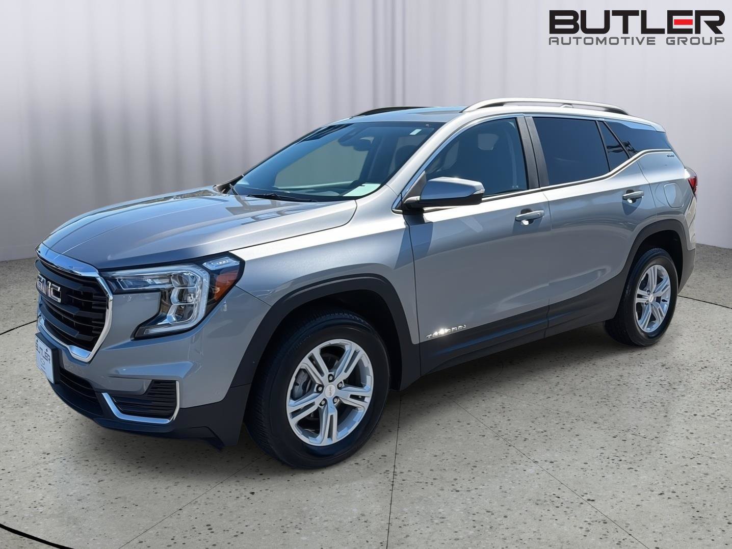 Used 2024 GMC Terrain SLE w/ Driver Convenience Package