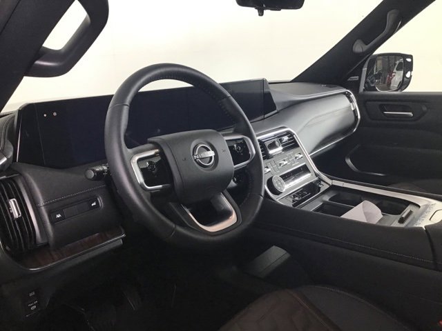 Used 2025 Nissan Armada Platinum image 8
