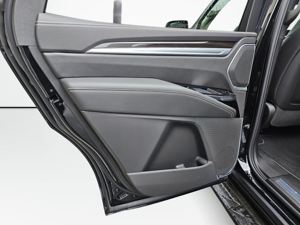 New 2026 Cadillac Escalade 4WD image 17