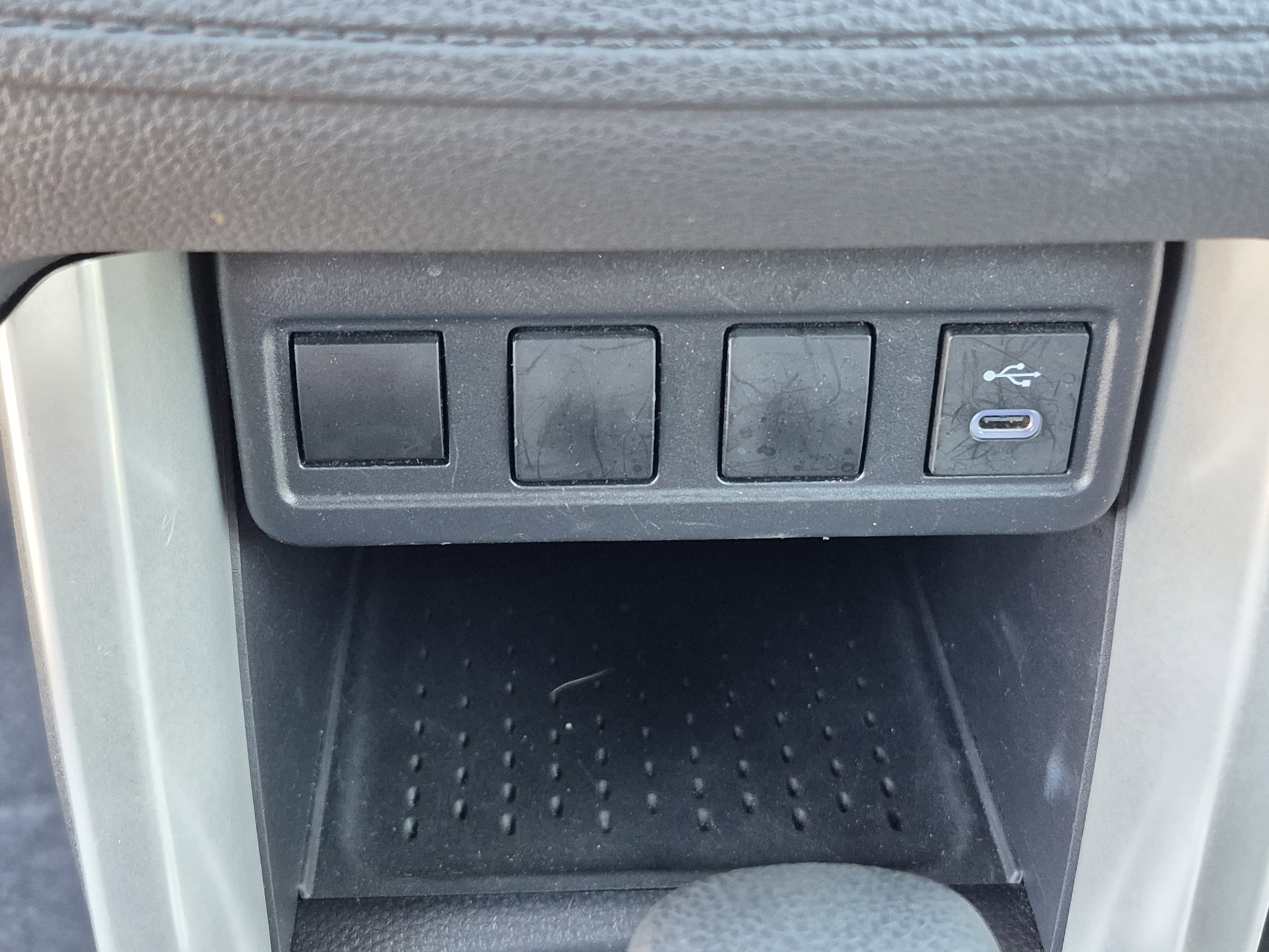 Used 2025 Toyota Corolla Cross AWD Hybrid image 32