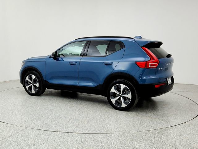 Used 2023 Volvo XC40 B5 Plus w/ Driver Assist Package image 7