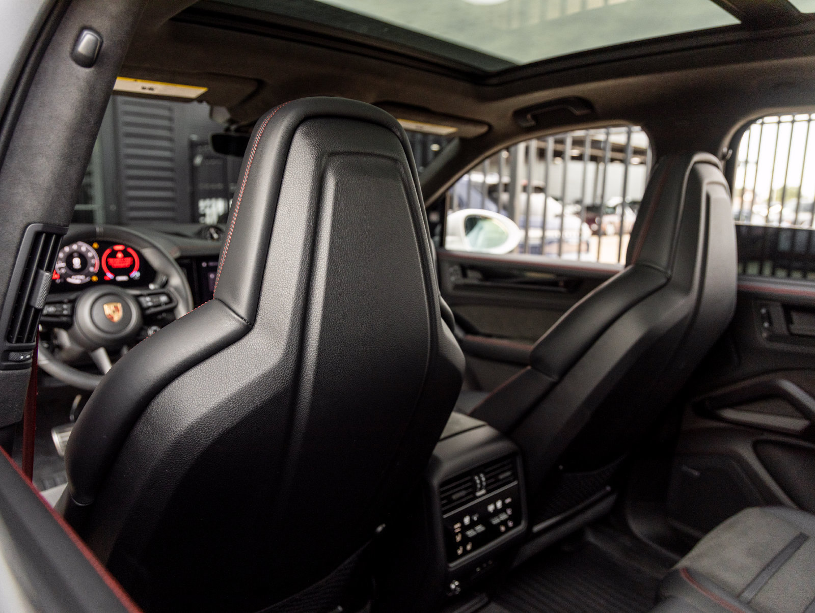 Certified 2025 Porsche Cayenne GTS AWD/4WD image 26