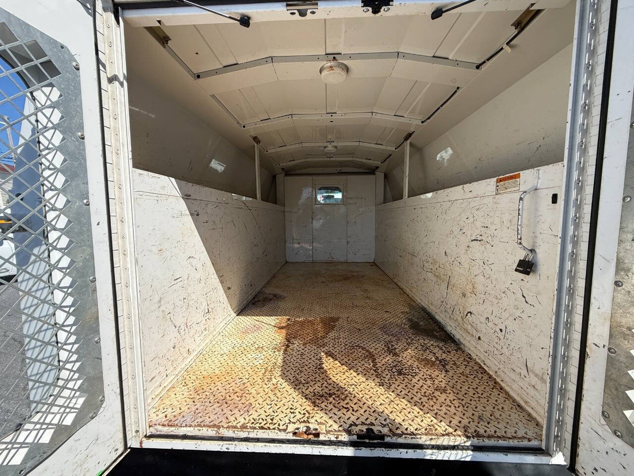 Used 2010 Chevrolet Express 3500 RWD image 9