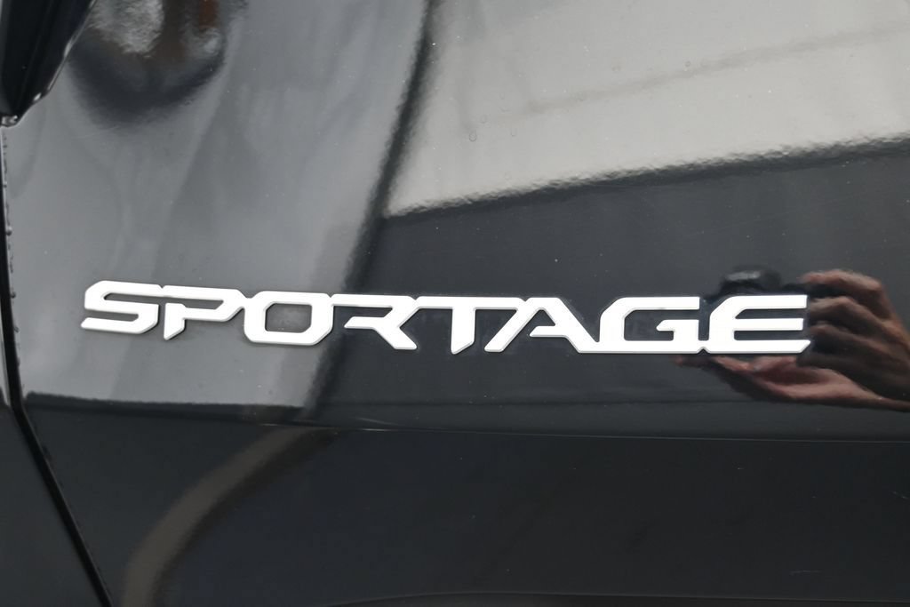 Used 2026 Kia Sportage LX FWD image 15