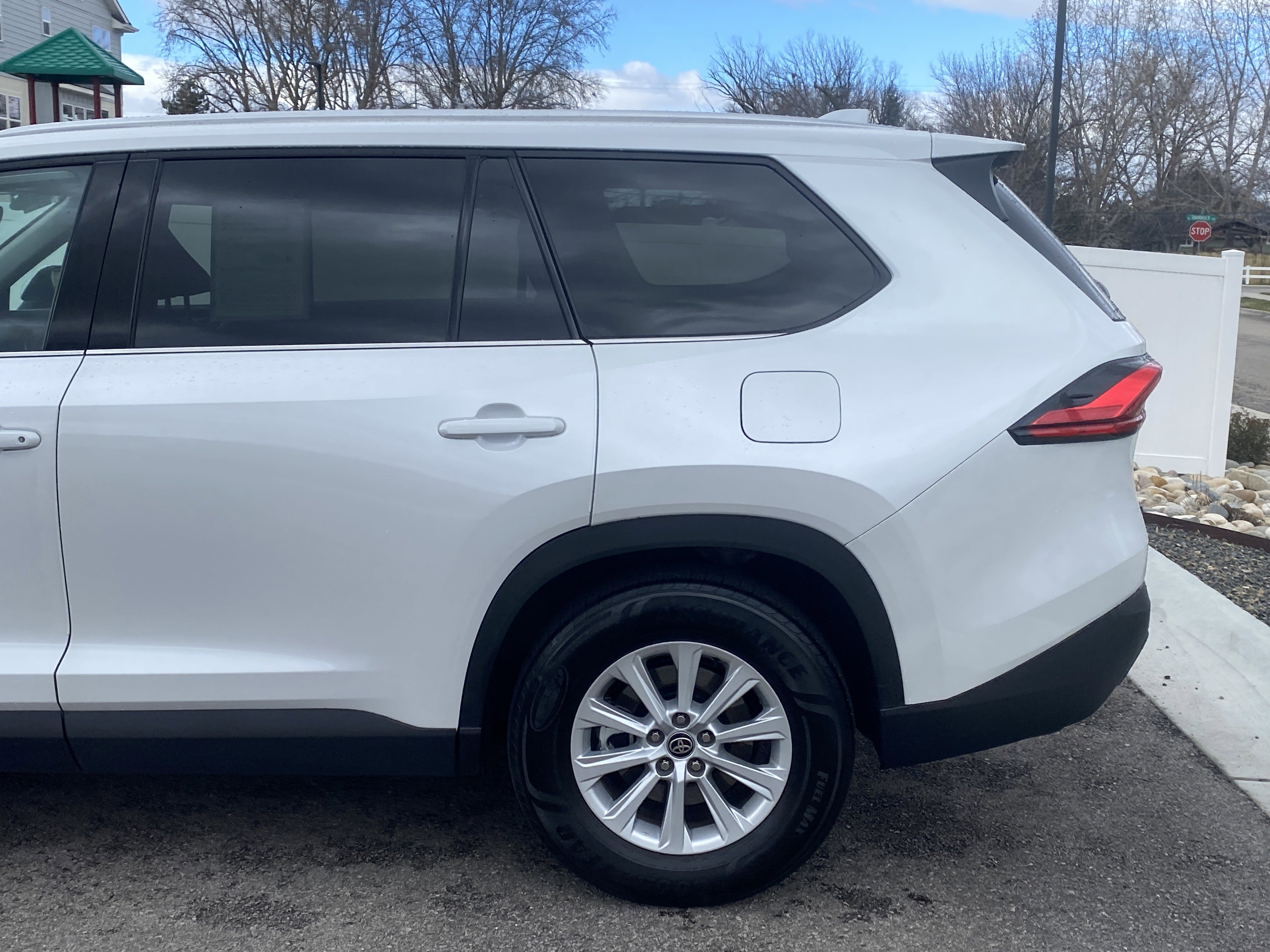 Used 2024 Toyota Grand Highlander XLE image 4