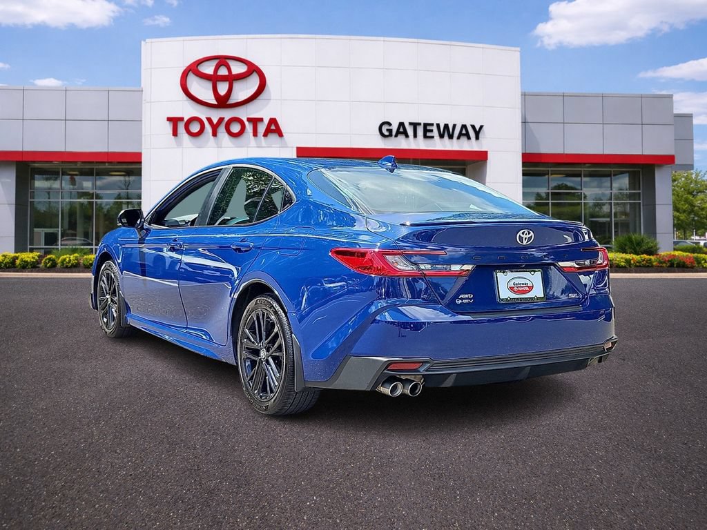 Used 2025 Toyota Camry SE AWD/4WD image 6