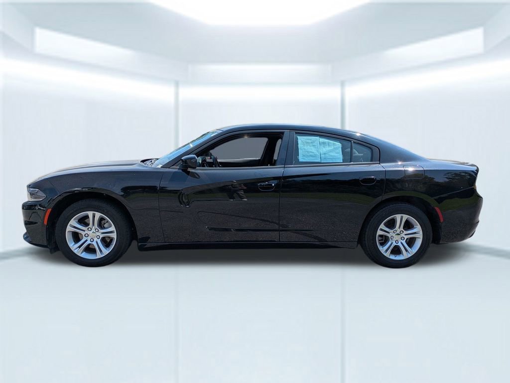 Used 2022 Dodge Charger SXT image 2