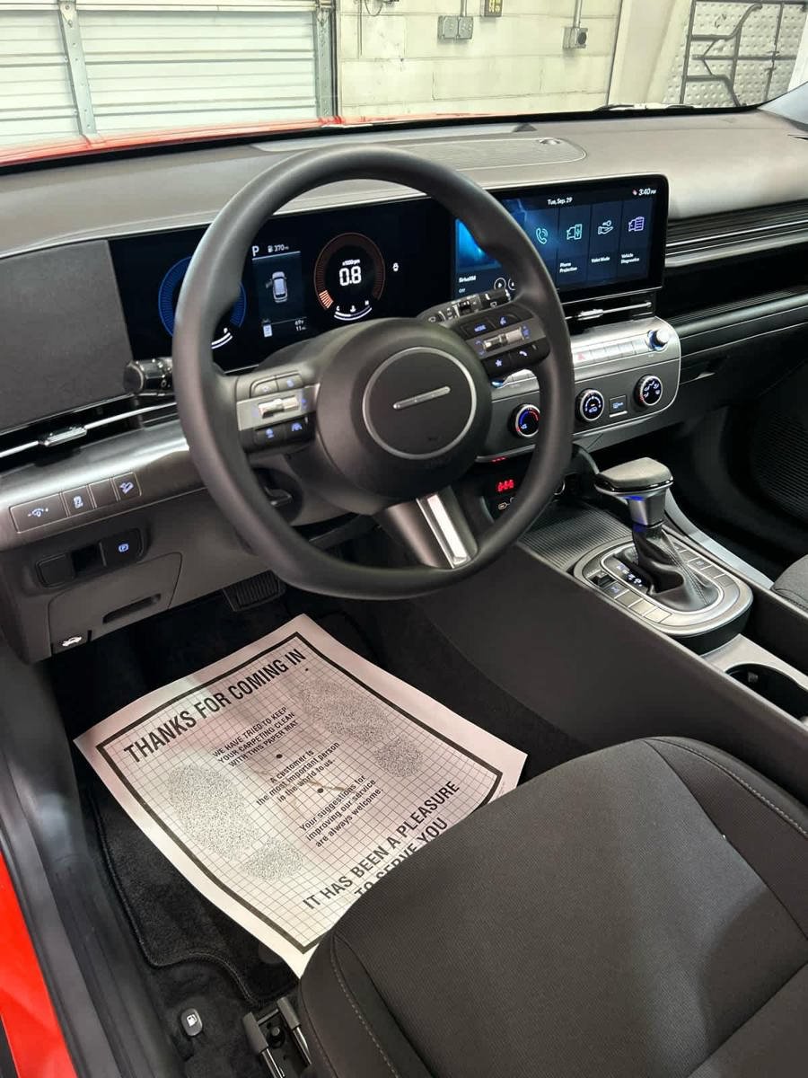 New 2027 Hyundai Kona SE AWD/4WD image 9