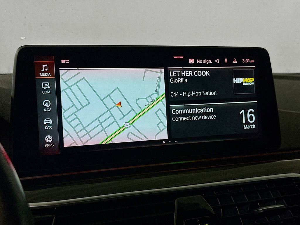 Used 2023 BMW 540i w/ Premium Package image 25