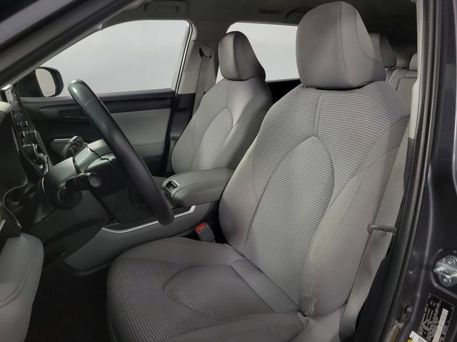 Used 2021 Toyota Highlander LE AWD/4WD image 14