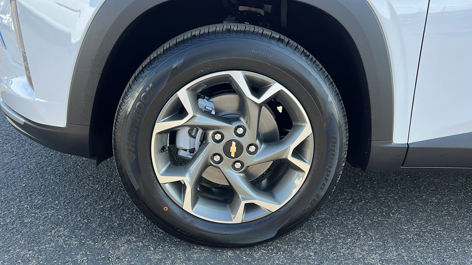 New 2025 Chevrolet Trax LT w/ Driver Confidence Package image 10