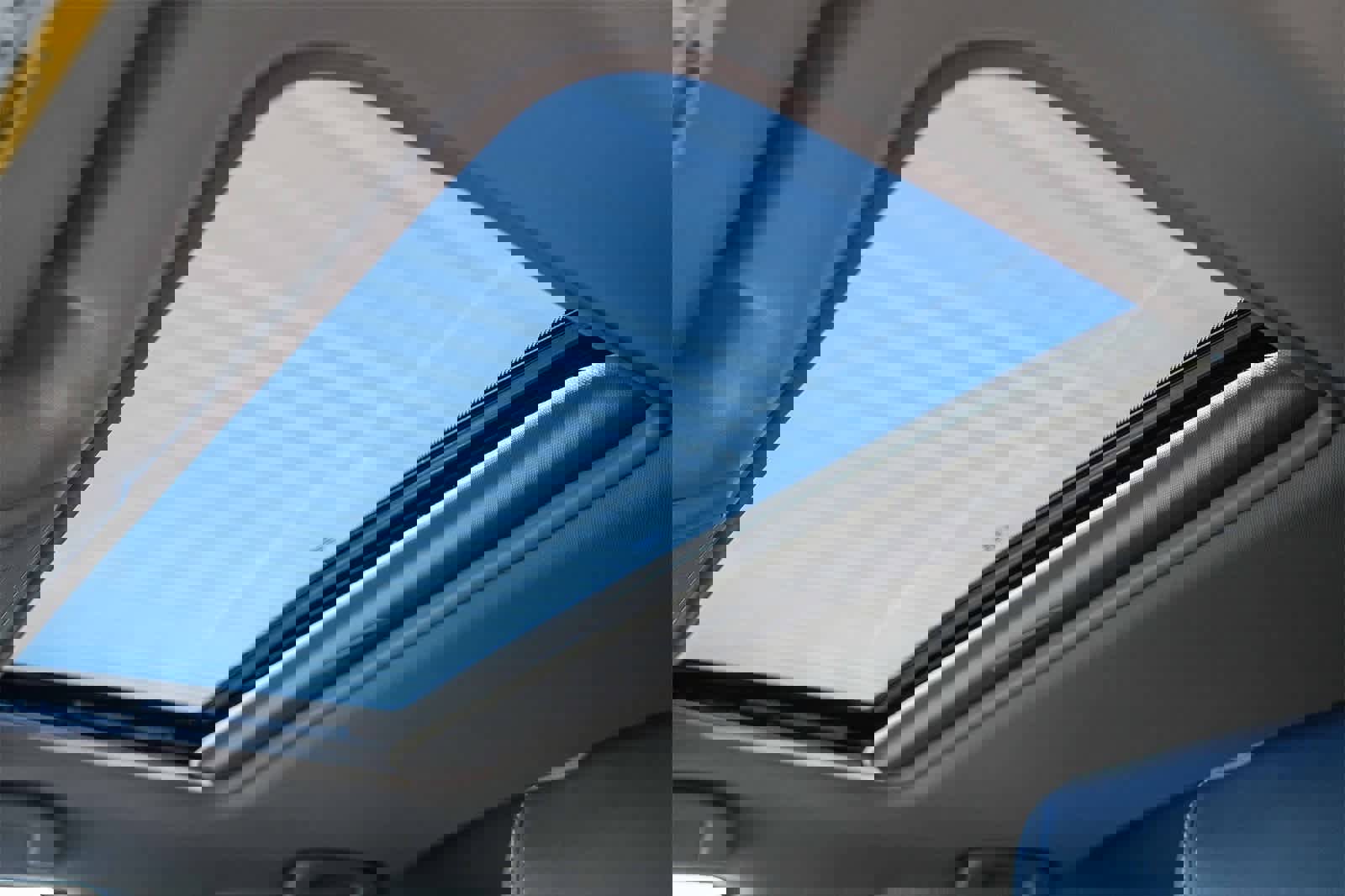 Used 2024 Nissan Frontier SL image 23