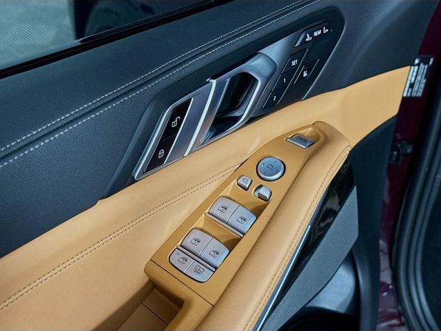 Used 2023 BMW X7 xDrive40i w/ M Sport Package image 18