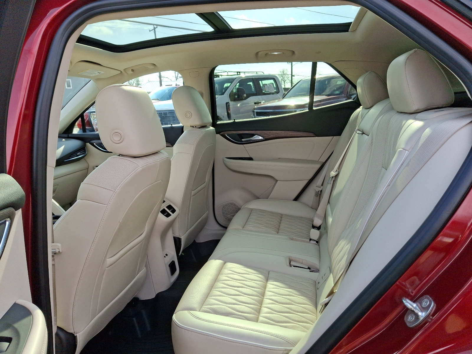 Used 2022 Buick Envision Avenir w/ Technology Package II AWD/4WD image 10