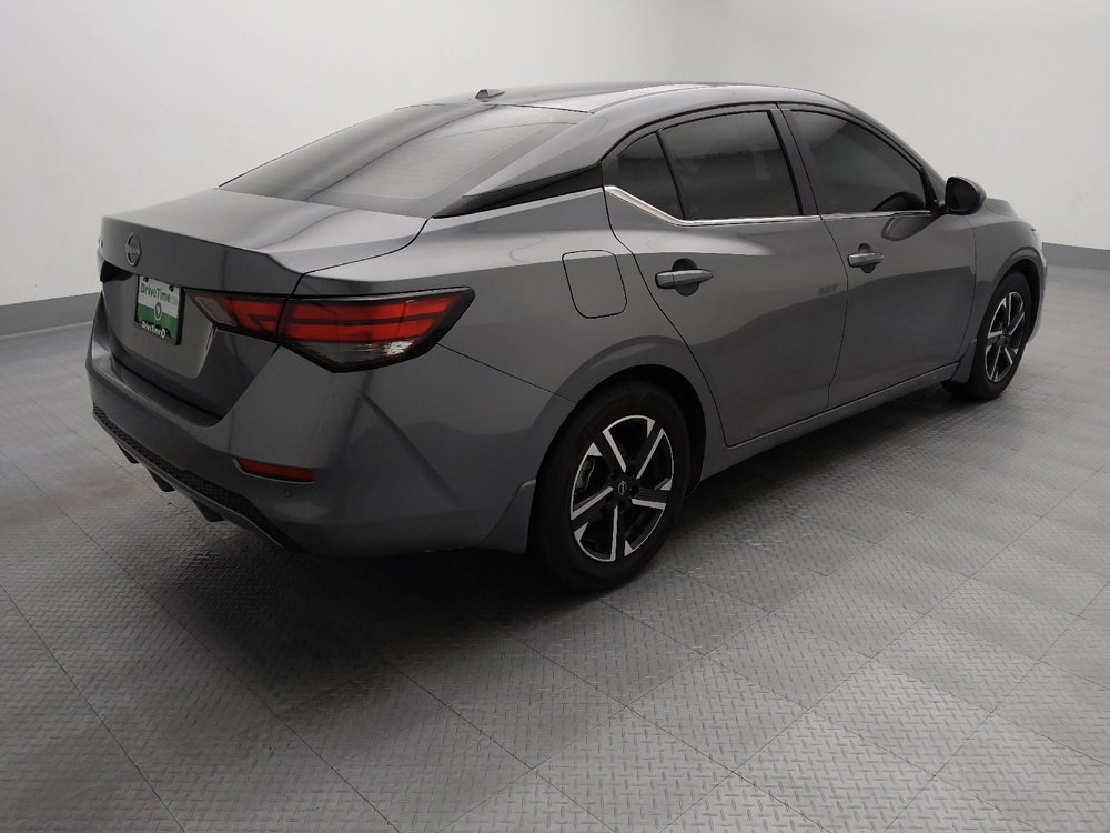 Used 2025 Nissan Sentra SV FWD image 10