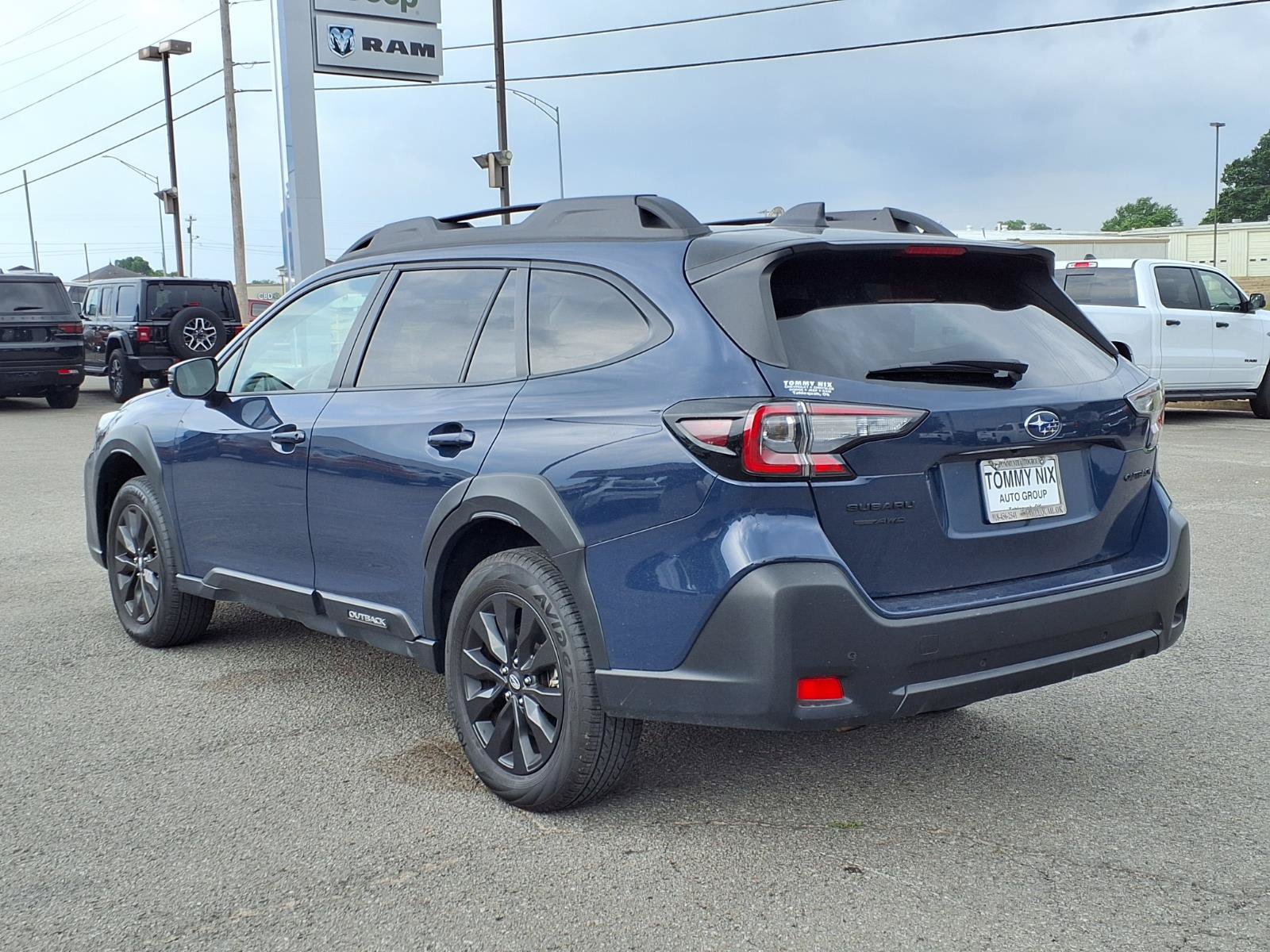 Used 2025 Subaru Outback Onyx Edition AWD/4WD image 2