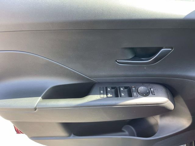 Certified 2025 Hyundai Kona SEL FWD image 15