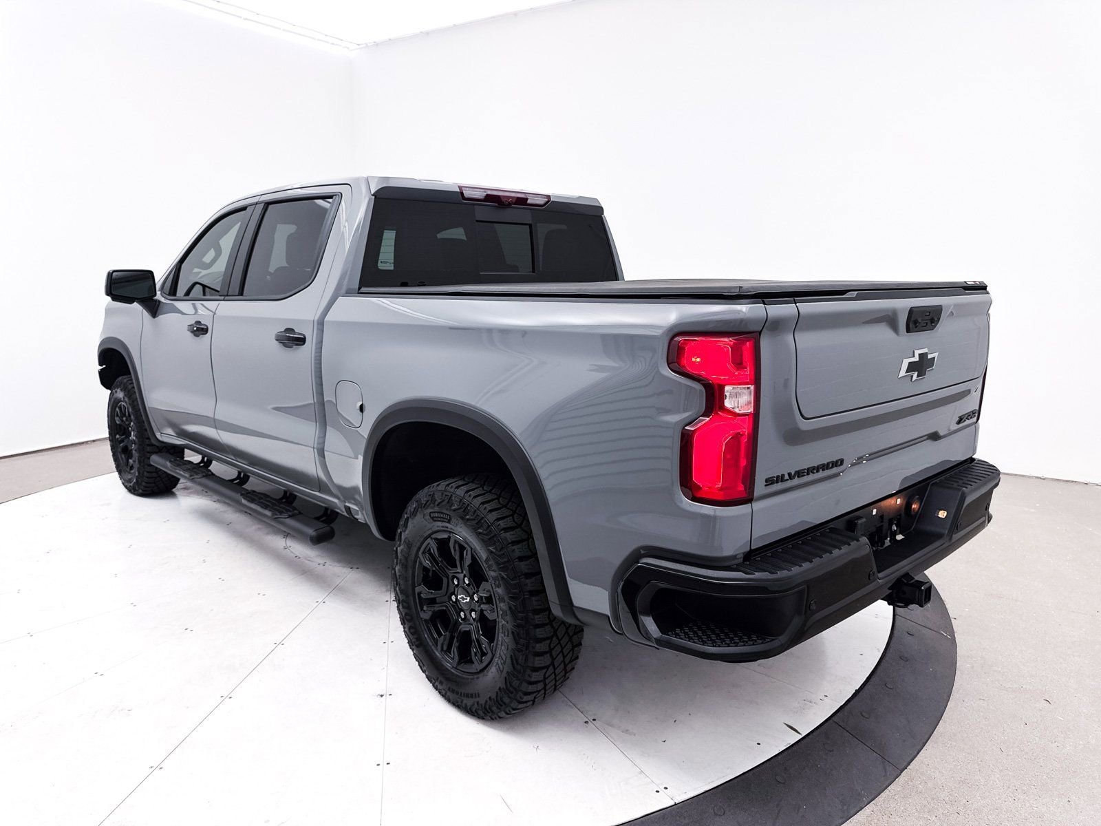 Used 2025 Chevrolet Silverado 1500 ZR2 w/ Technology Package image 29