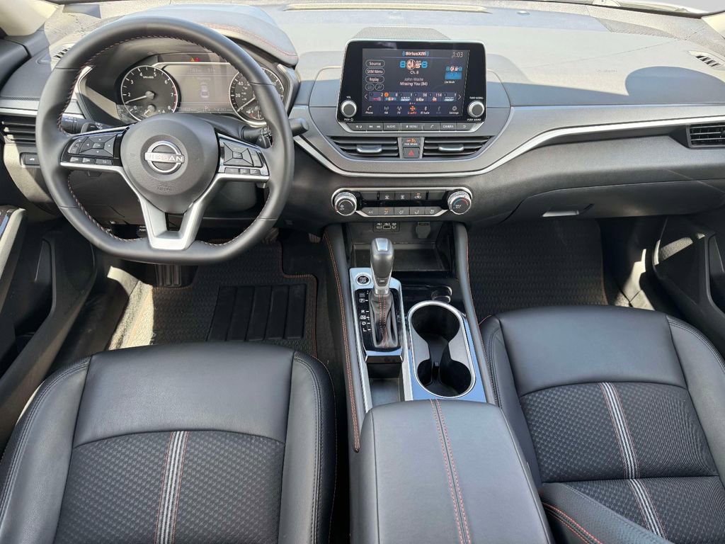 Used 2025 Nissan Altima 2.5 SR FWD image 12