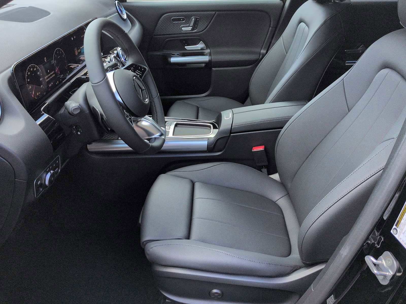 Used 2026 Mercedes-Benz GLA 250 4MATIC image 16