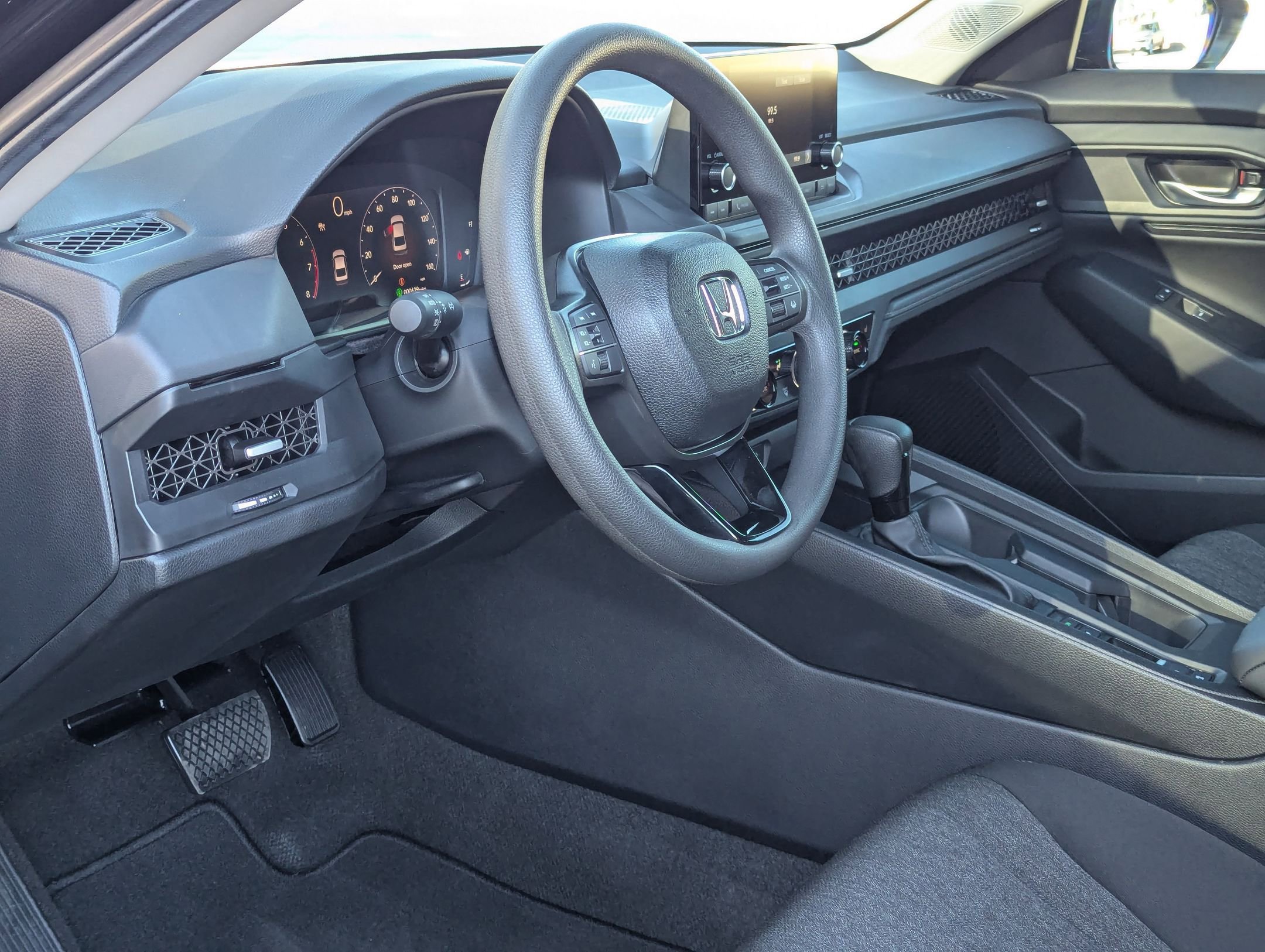 Used 2025 Honda Accord SE image 13