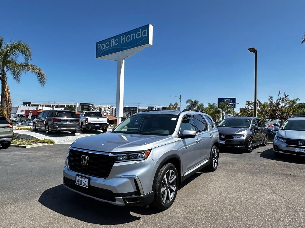 Used 2023 Honda Pilot Touring image 2