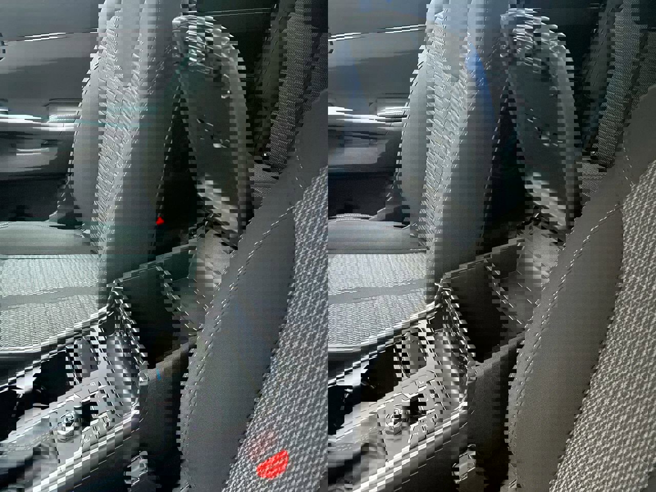 Certified 2025 Kia Sorento LX image 27