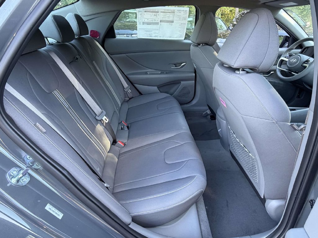 New 2026 Hyundai Elantra SEL Sport Premium FWD image 10