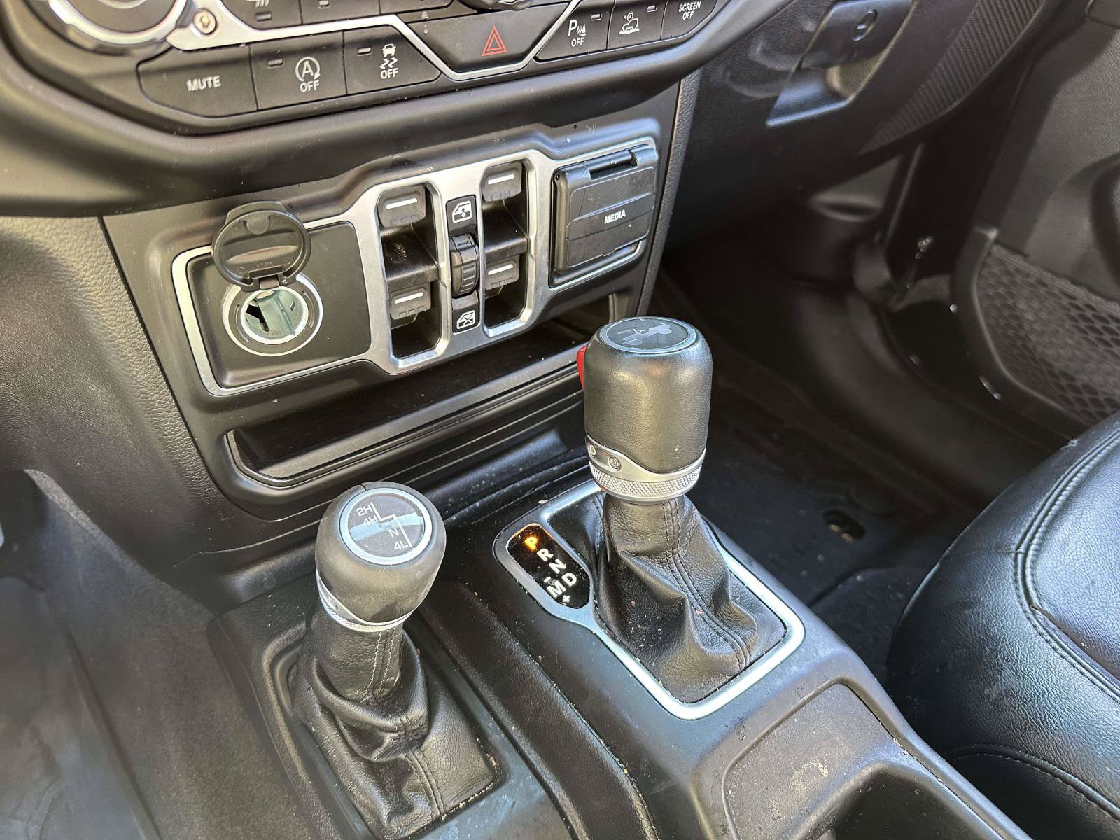 Used 2021 Jeep Wrangler Unlimited Sahara AWD/4WD image 26