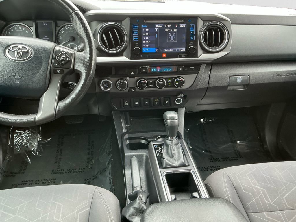 Used 2017 Toyota Tacoma TRD Off-Road AWD/4WD image 11