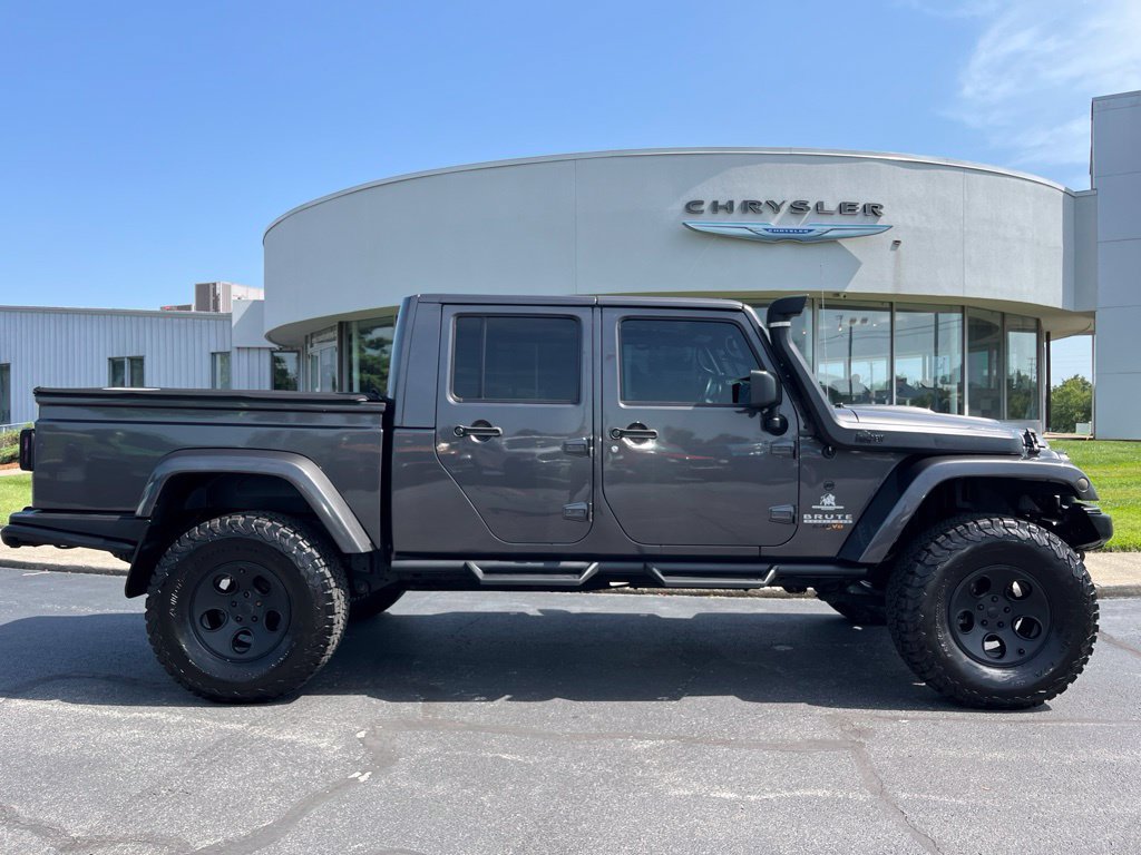 Used 2016 Jeep Wrangler Unlimited Rubicon w/ Connectivity Group AWD/4WD image 52