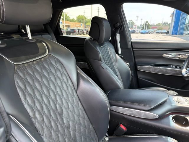 Used 2022 Genesis GV70 3.5T Sport w/ Sport Advanced Package AWD/4WD image 29