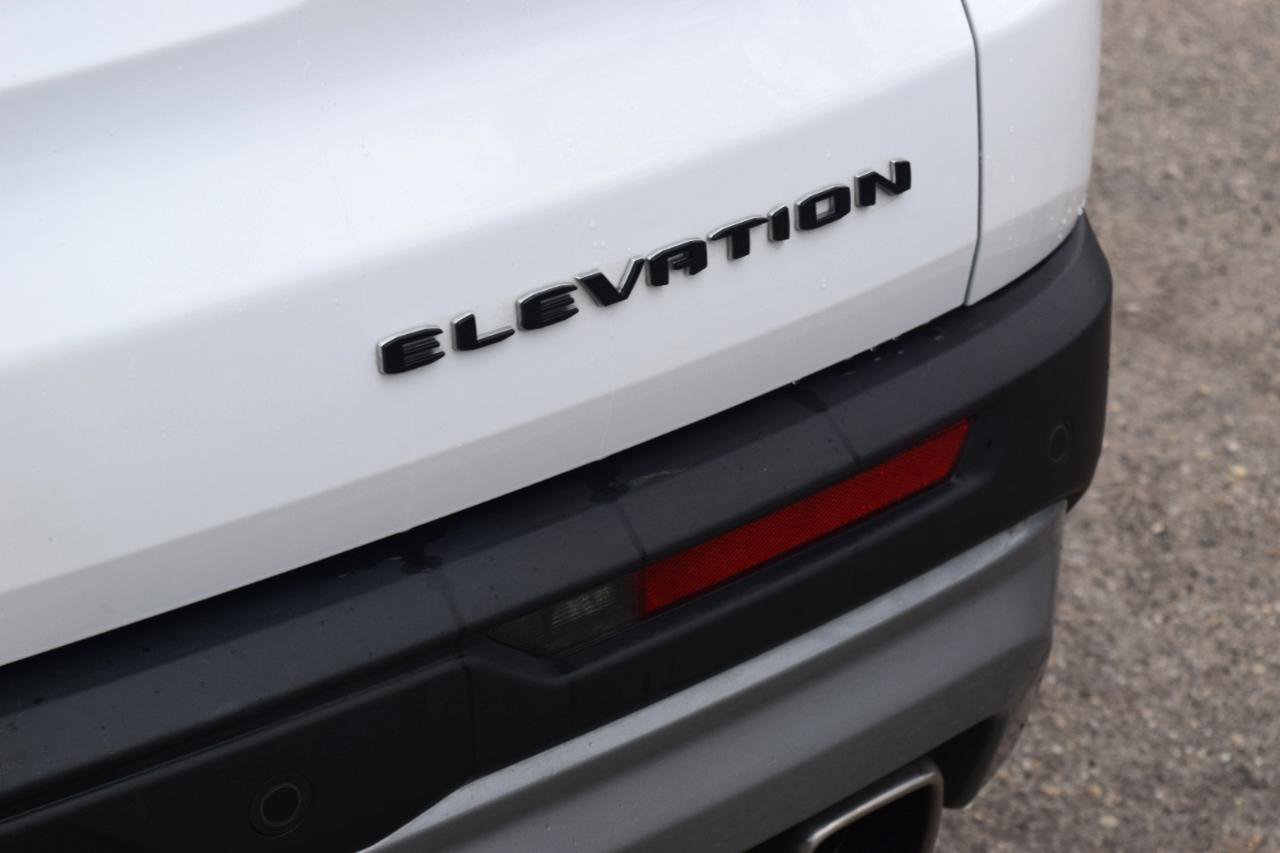 Used 2025 GMC Acadia Elevation w/ Elevation Premium Package image 13