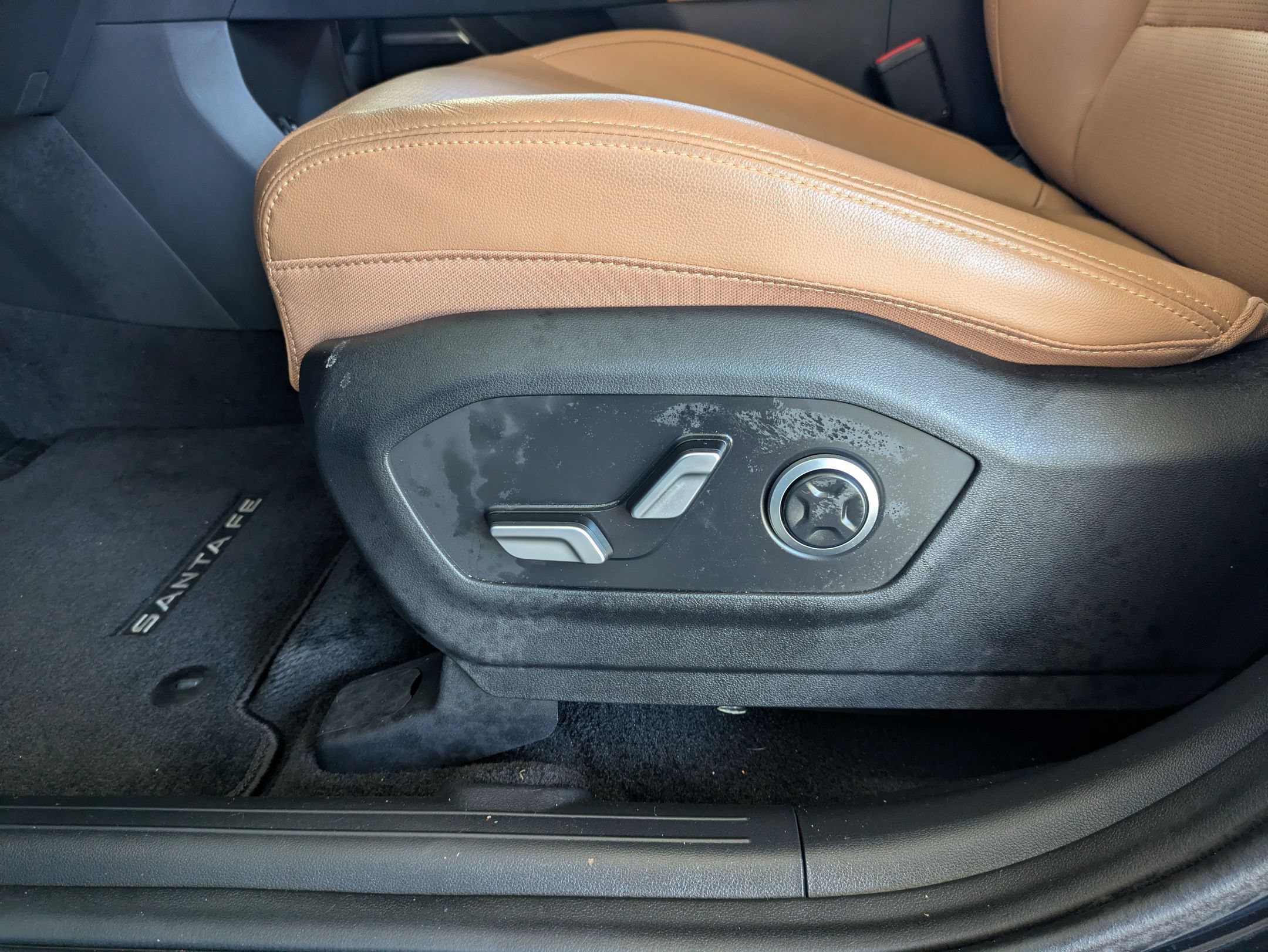 Certified 2024 Hyundai Santa Fe Limited FWD image 22