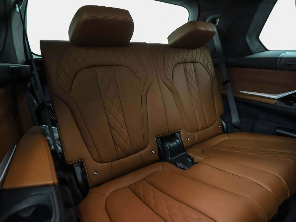 New 2027 BMW X7 M60i AWD/4WD image 34