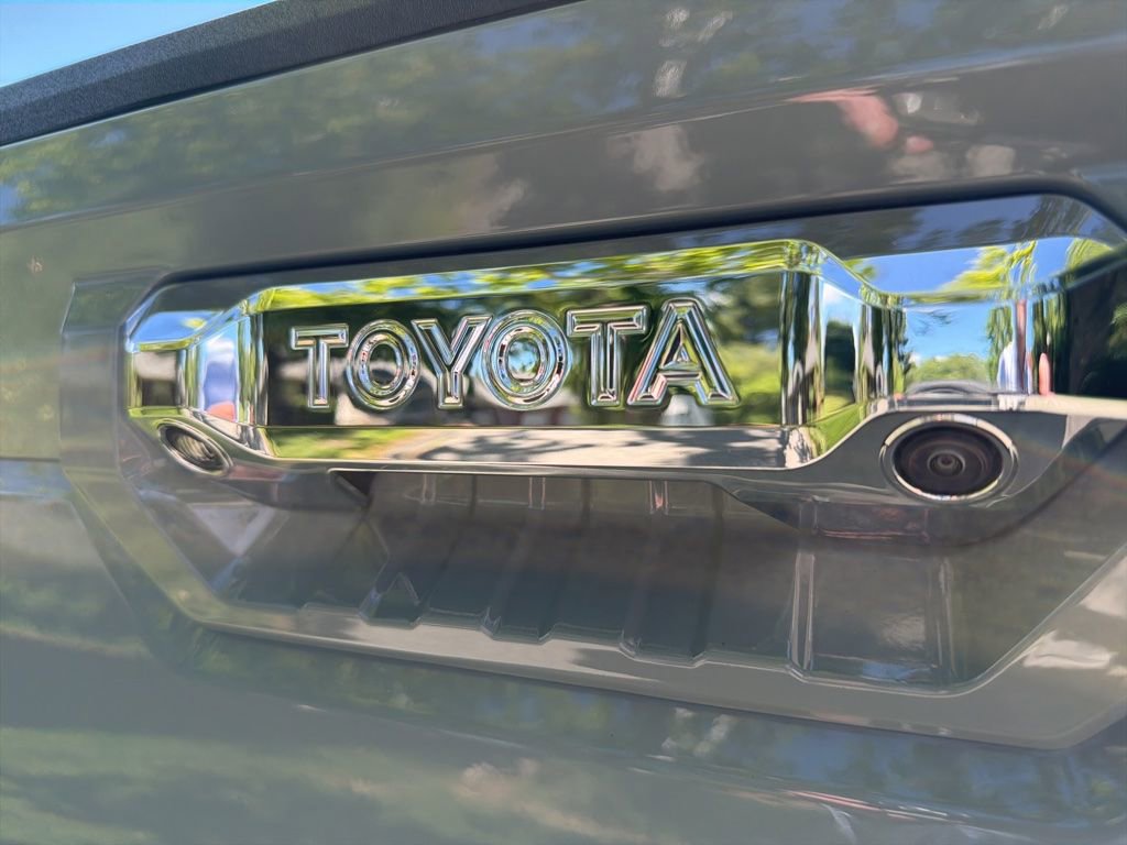 Used 2026 Toyota Tundra Limited w/ Power Package AWD/4WD image 15