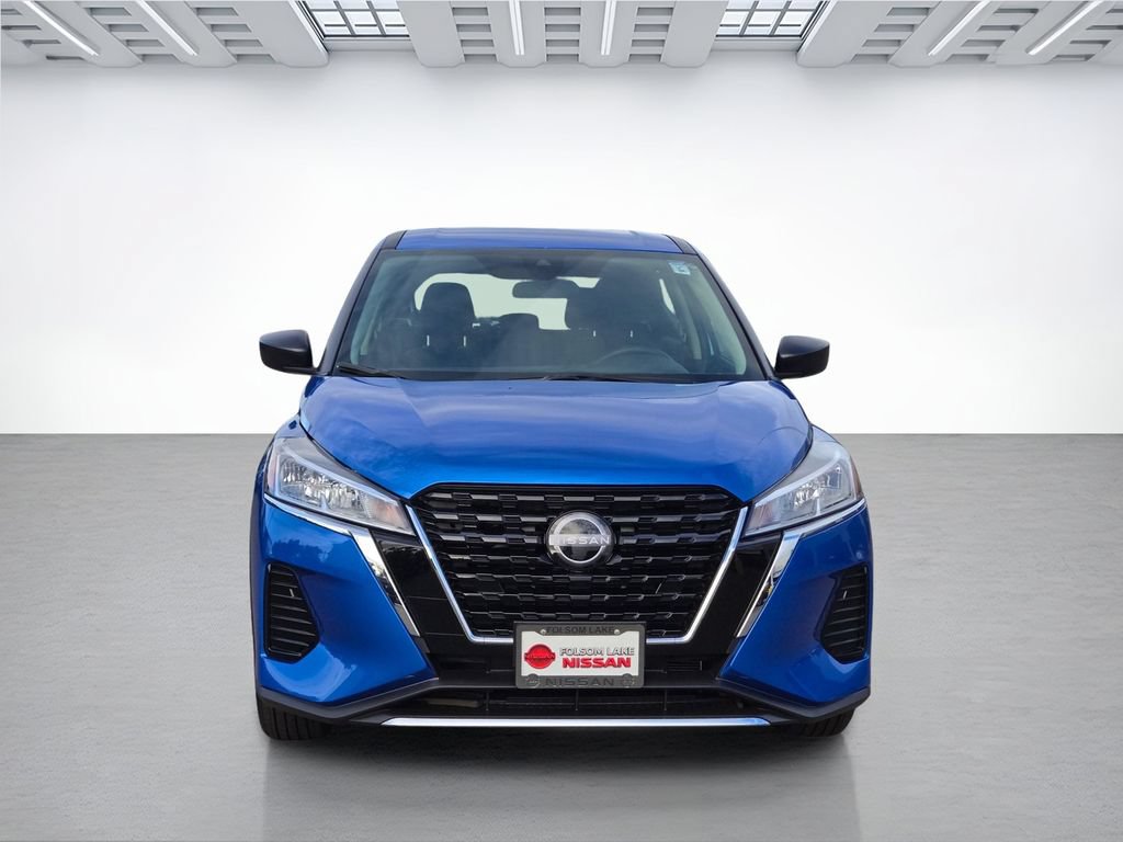 Used 2025 Nissan Kicks Play S FWD image 2