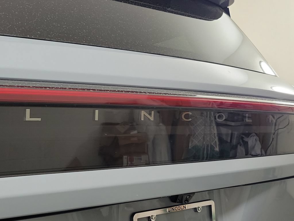 New 2027 Lincoln Navigator Premiere RWD image 6