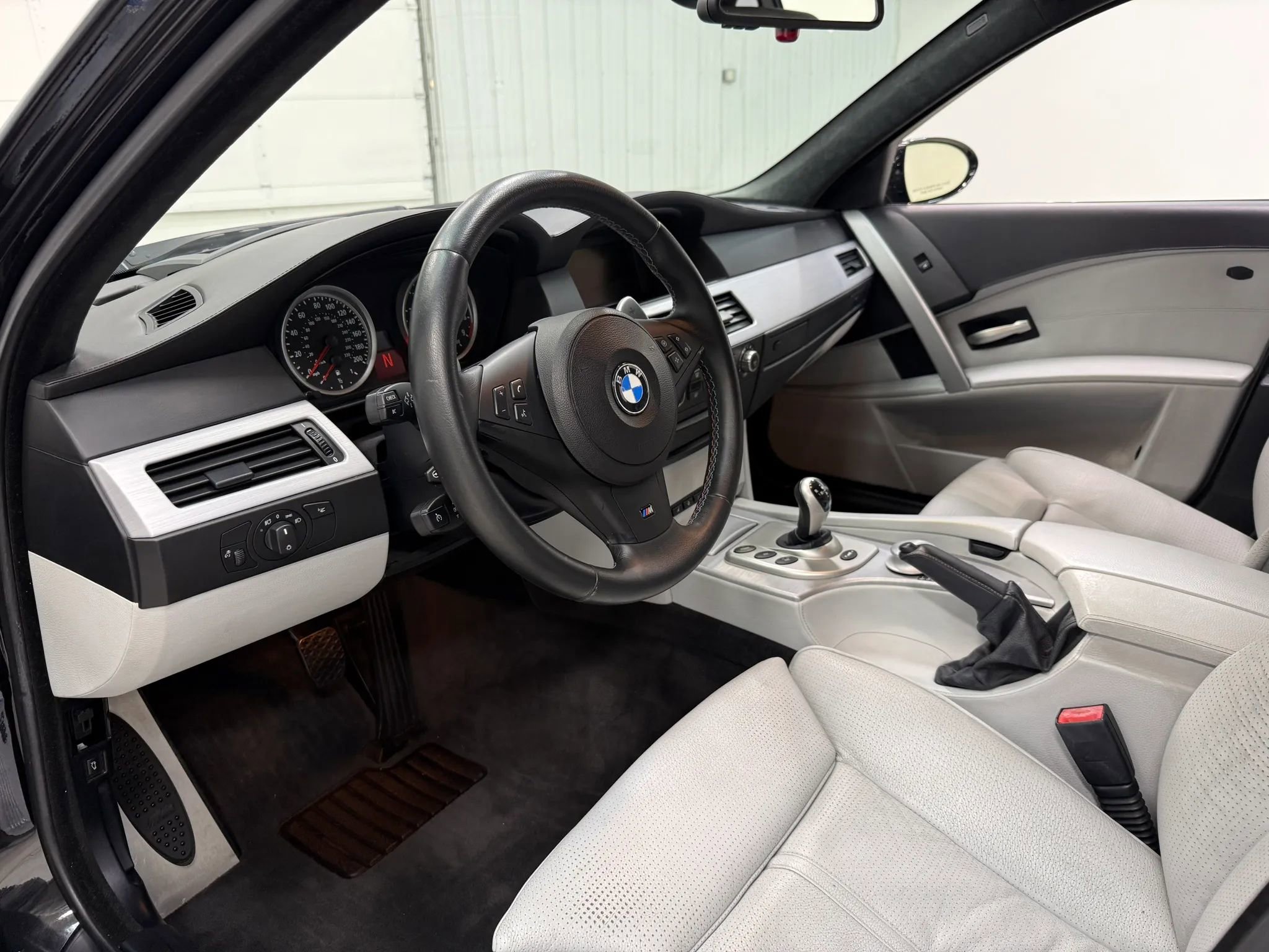 Used 2006 BMW M5 RWD image 12