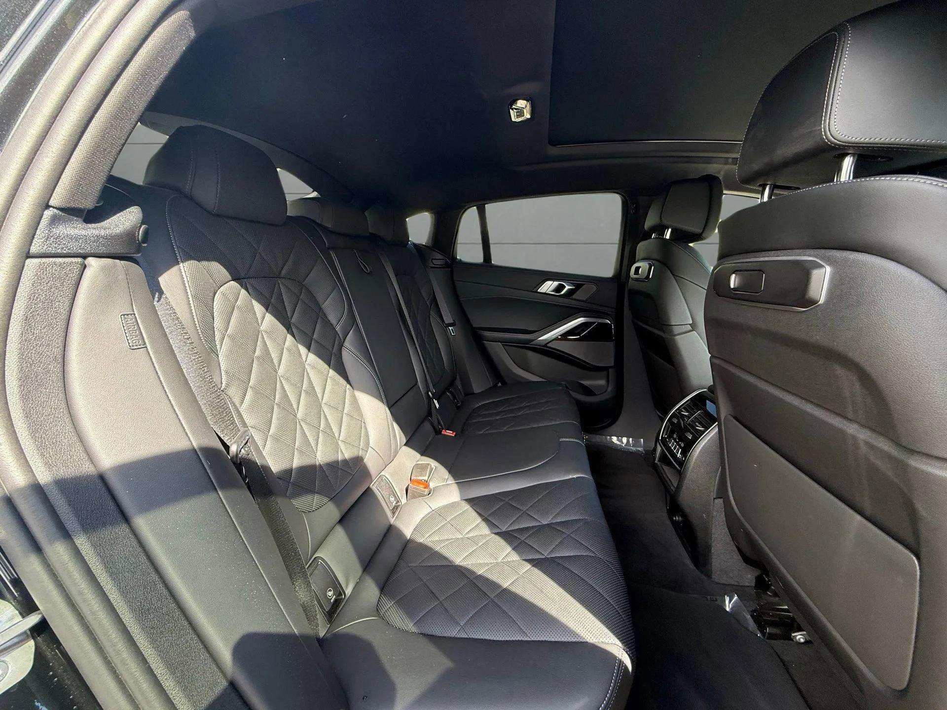 Used 2024 BMW X6 xDrive40i image 25