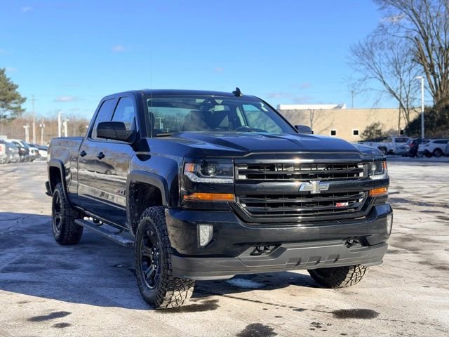 Used 2017 Chevrolet Silverado 1500 LT w/ Midnight Edition image 3