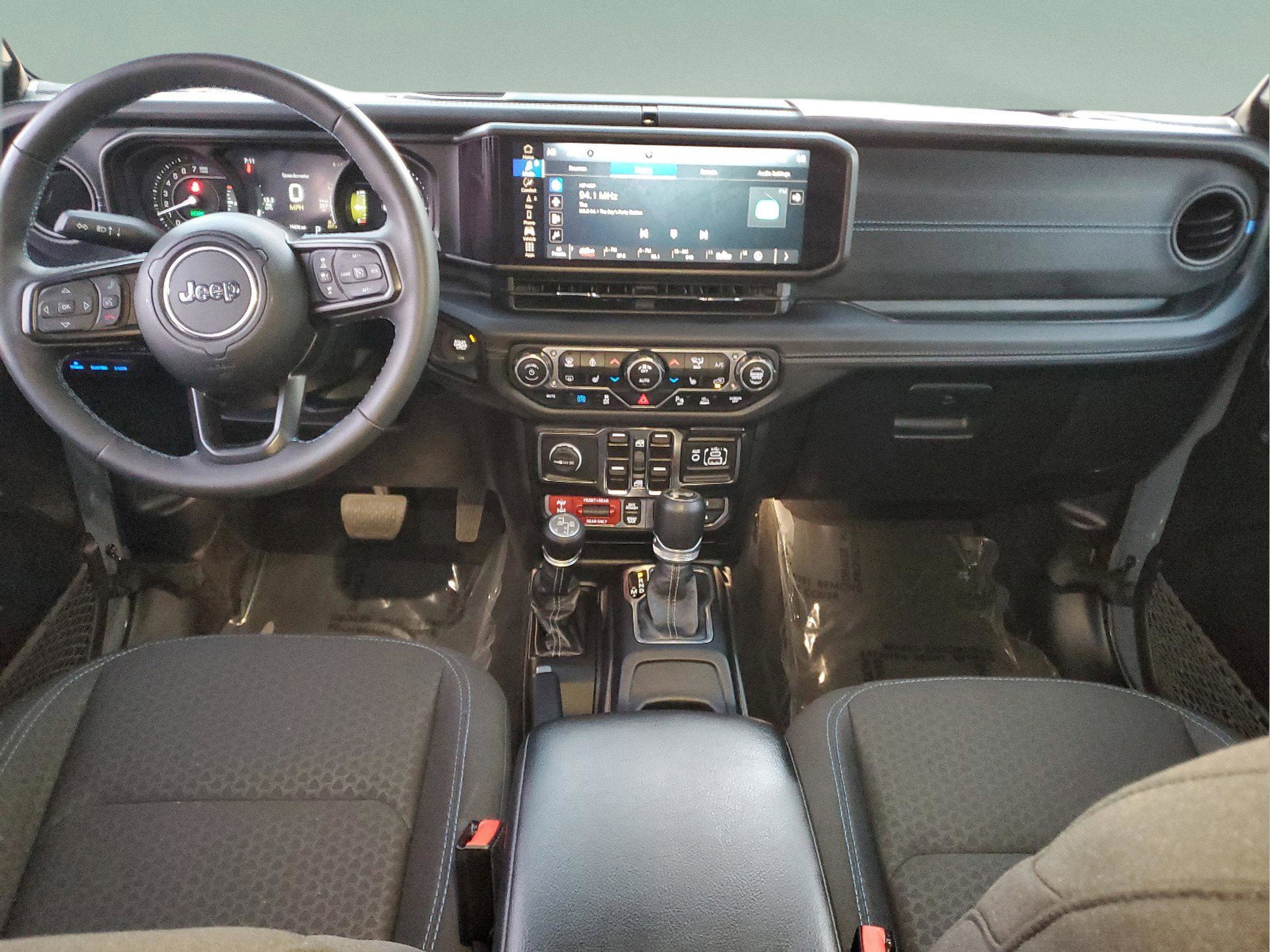 Used 2024 Jeep Wrangler Unlimited Rubicon 4xe w/ Technology Group image 26