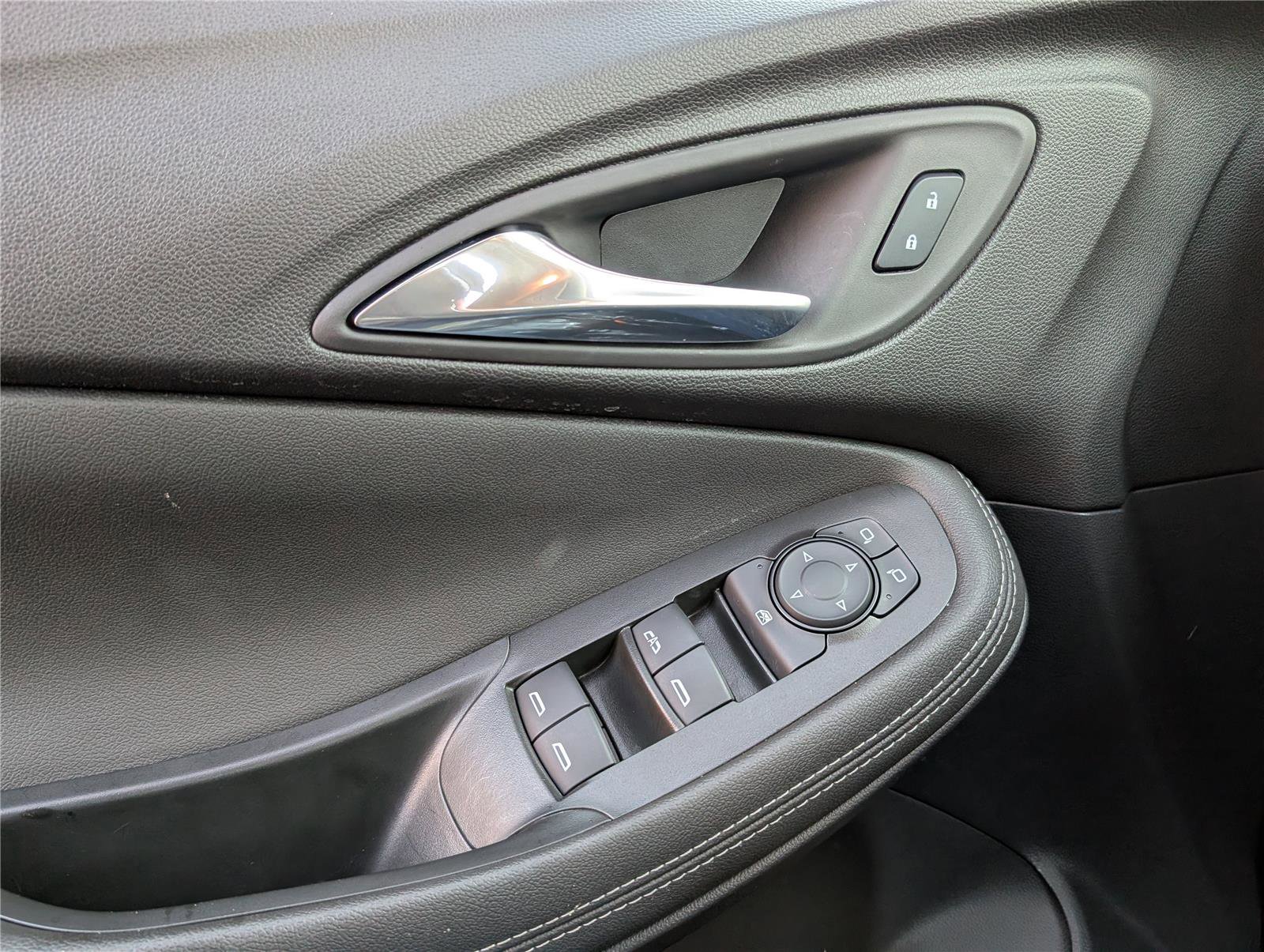 Used 2025 Buick Encore GX Preferred image 18