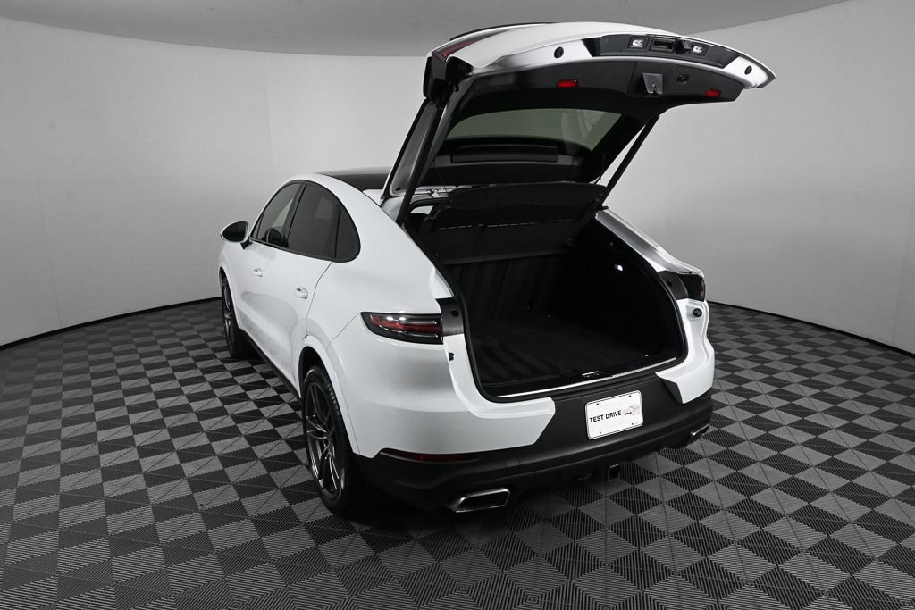 Used 2020 Porsche Cayenne AWD/4WD image 30