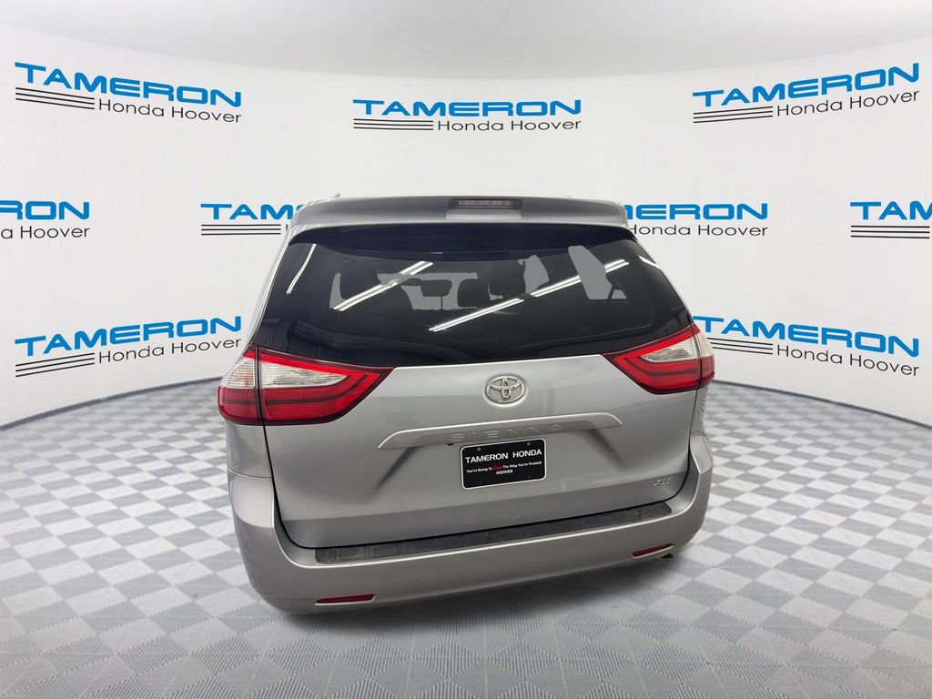 Used 2017 Toyota Sienna XLE FWD image 4