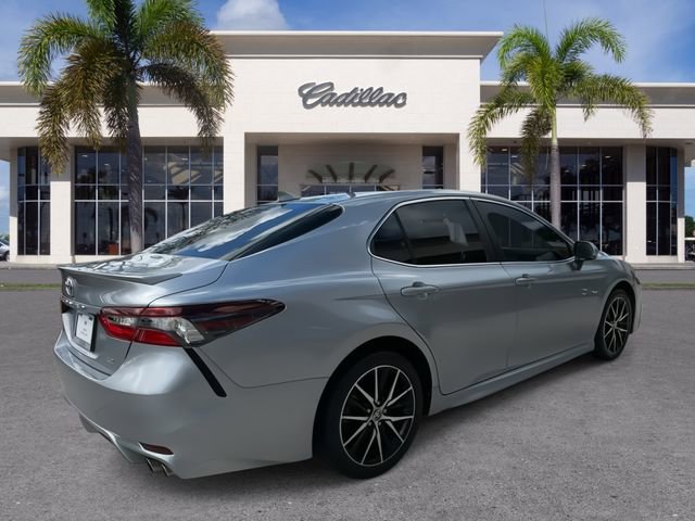 Used 2024 Toyota Camry SE image 14