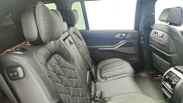 Used 2024 BMW X7 xDrive40i w/ M Sport Package image 26